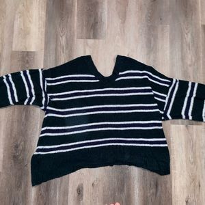 New American Eagle green sweater